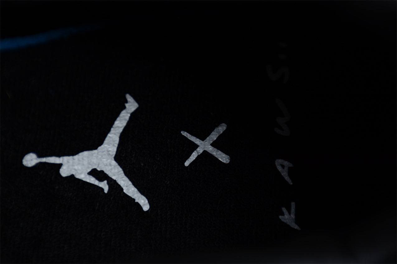 Nike Air Jordan 4 Retro "KAWS Black"