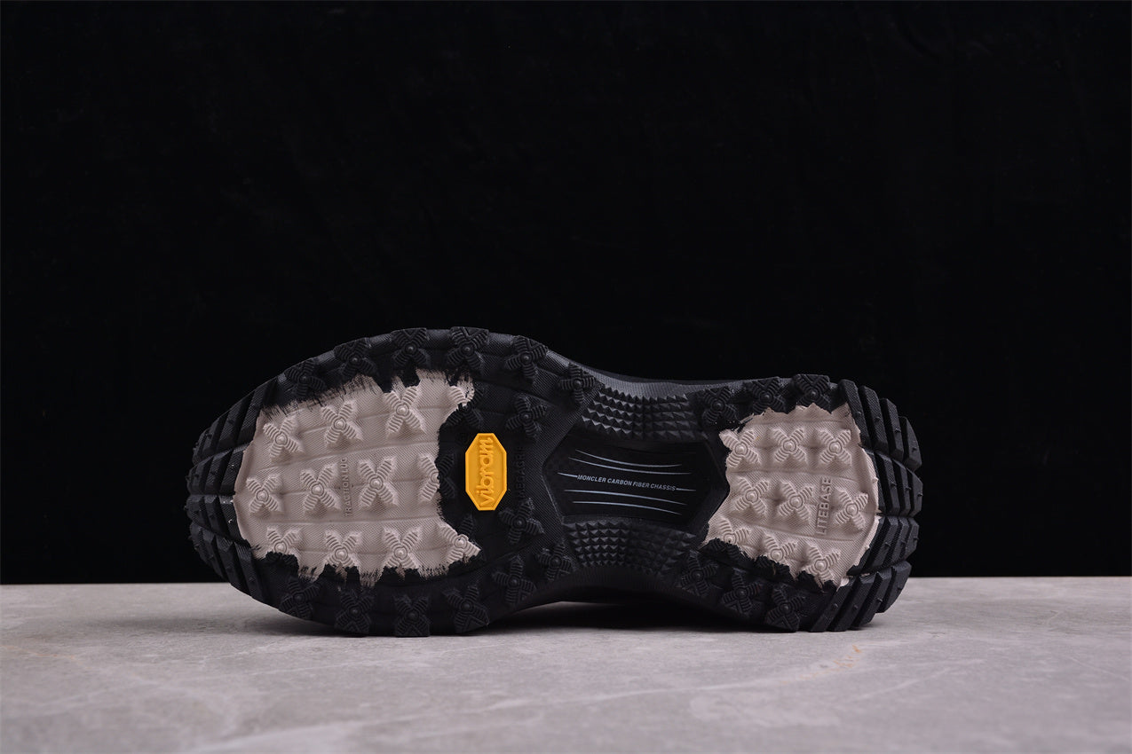Moncler Trailgrip Lite 2 Low in Black