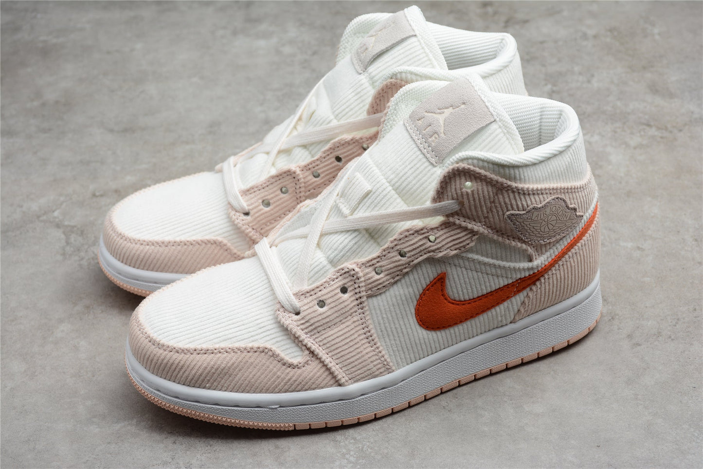 Air Jordan 1 Mid "Corduroy"