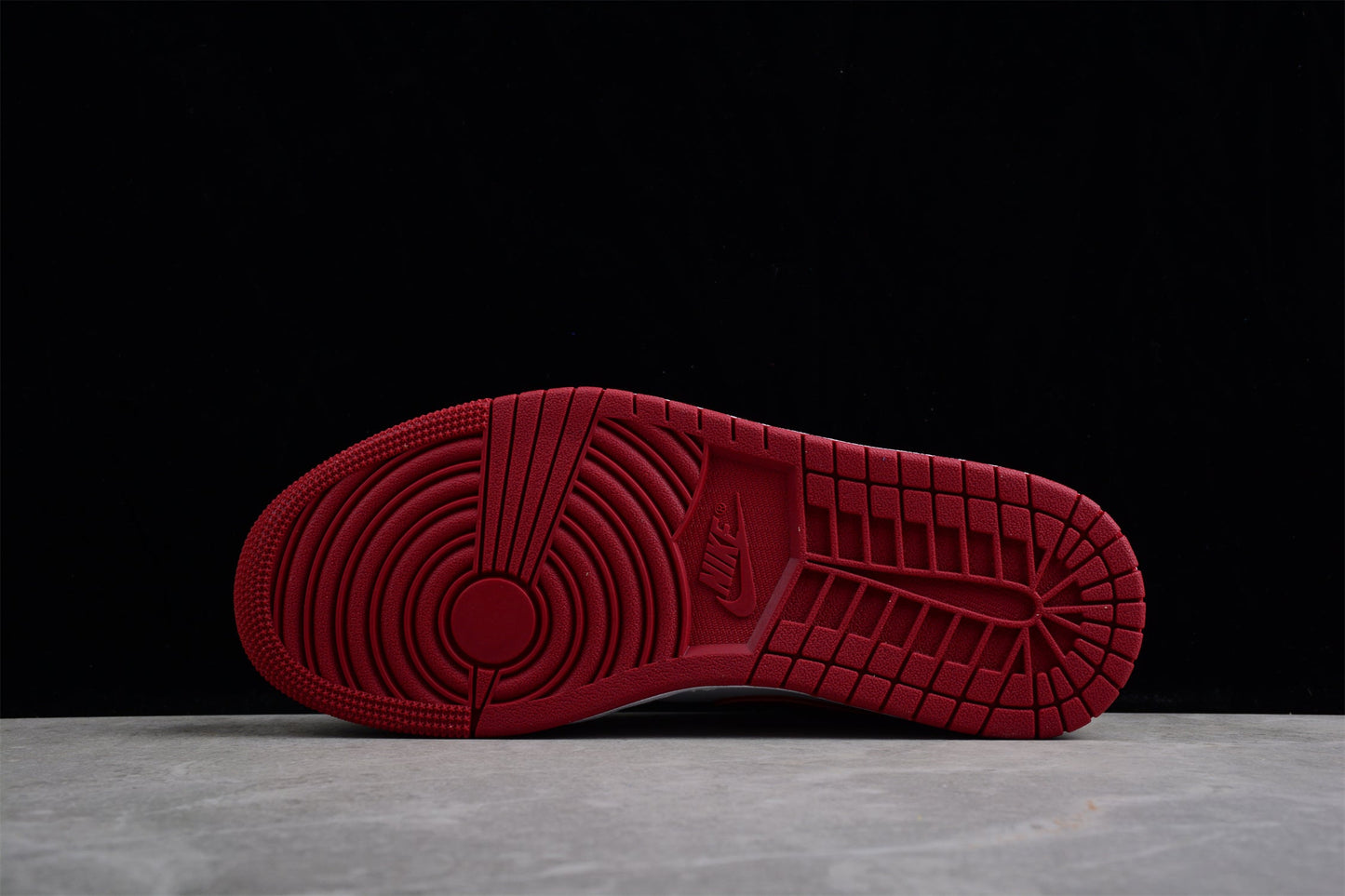 Air Jordan 1 Mid 'Reverse Chicago'