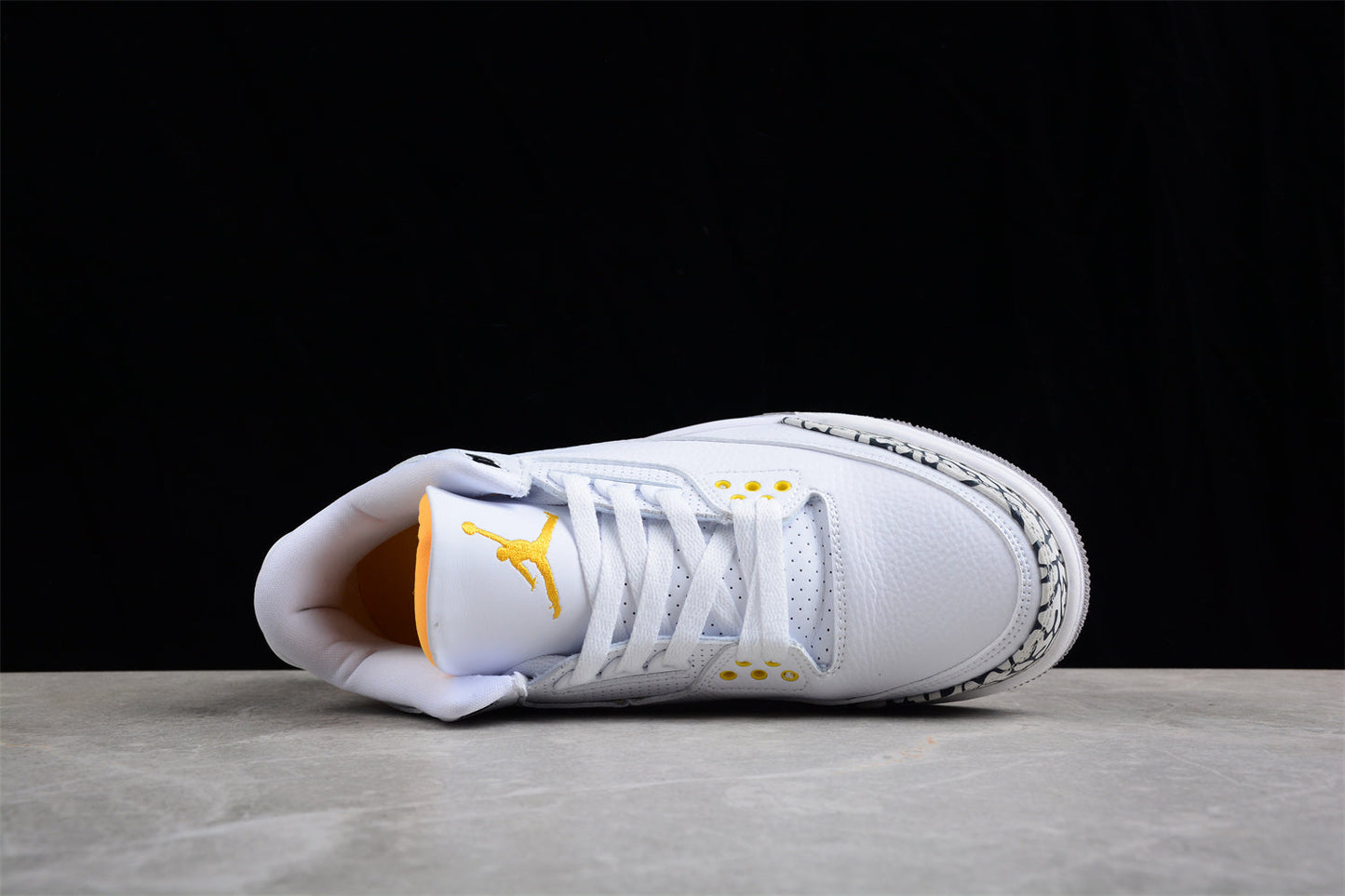 Air Jordan 3 Retro “Laser Orange”