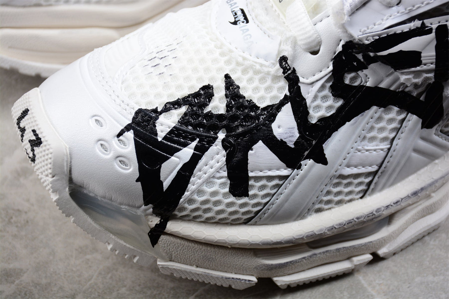 Balenciaga Runner Graffiti White