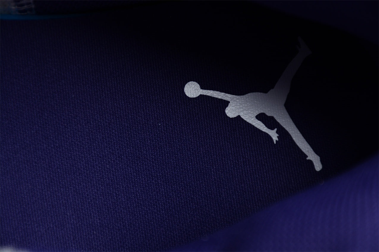 Nike  Air Jordan 1 Mid "Sky J Blueberry / Light Purple"