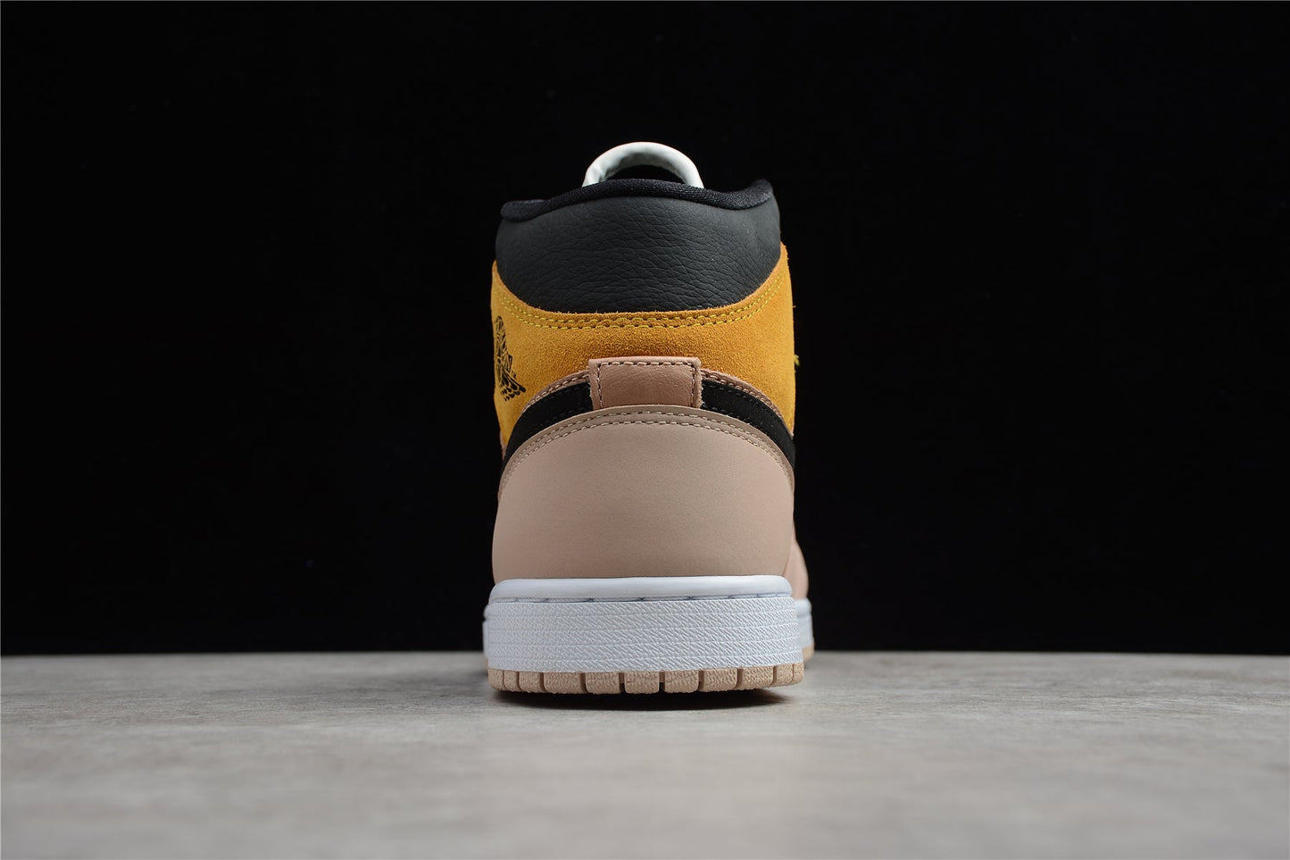 Air Jordan 1 Mid SE “Particle Beige”