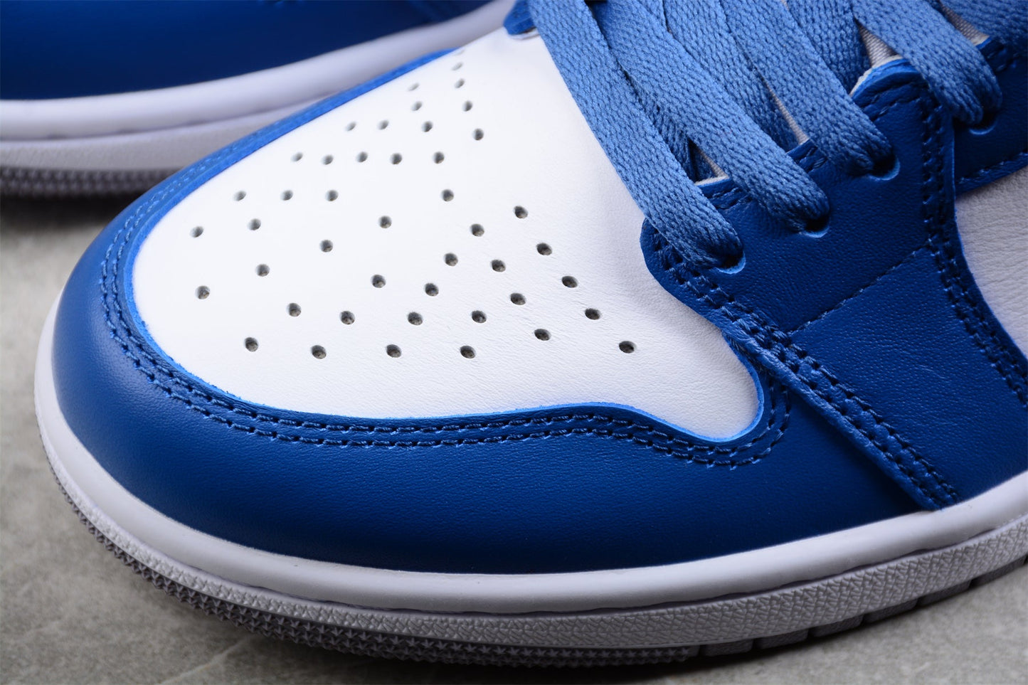 Air Jordan 1 High OG "True Blue"