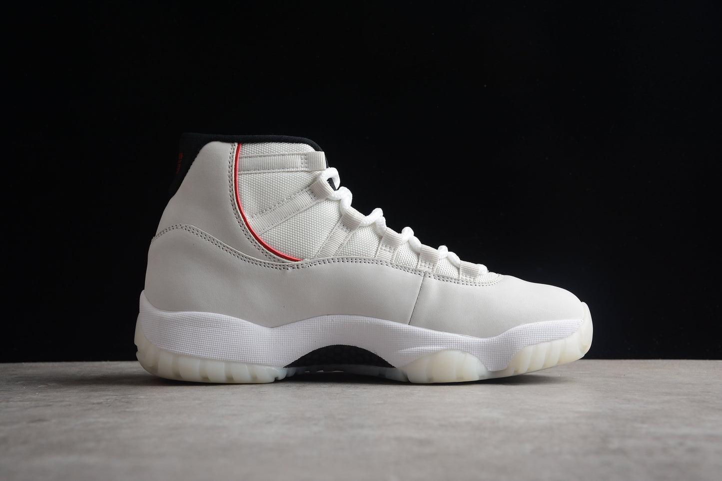 Nike Air Jordan 11 Retro“Platinum Tint”