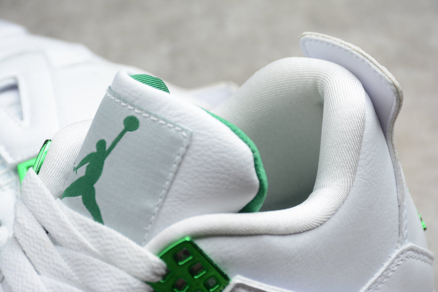 Air Jordan 4 Retro "Metallic Green"