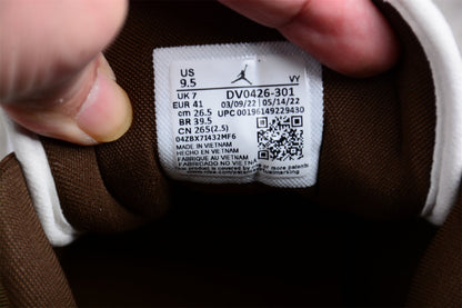 Air Jordan 1 Low SE Light Olive Sneakers