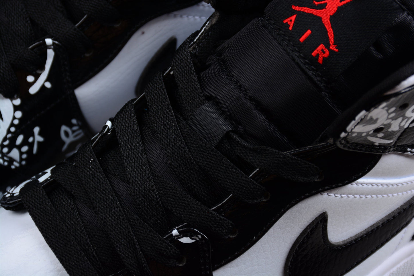 Air Jordan 1 Mid "Monochrome Splatter" Black/White