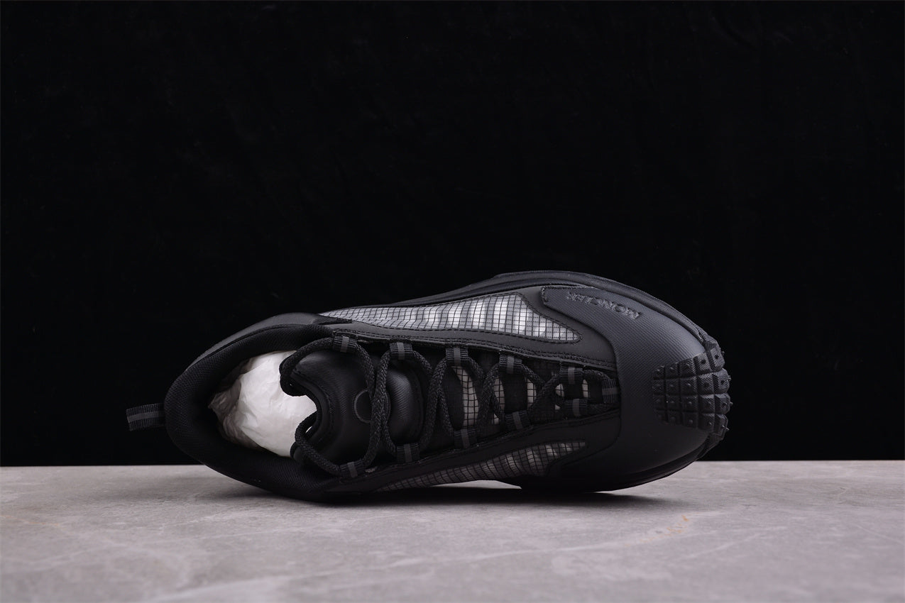 Moncler Trailgrip Lite 2 Low in Black