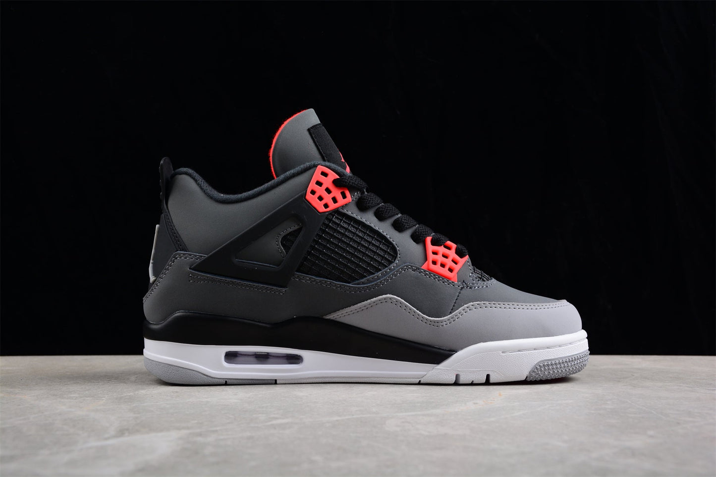 Air Jordan 4 Retro "Infrared"