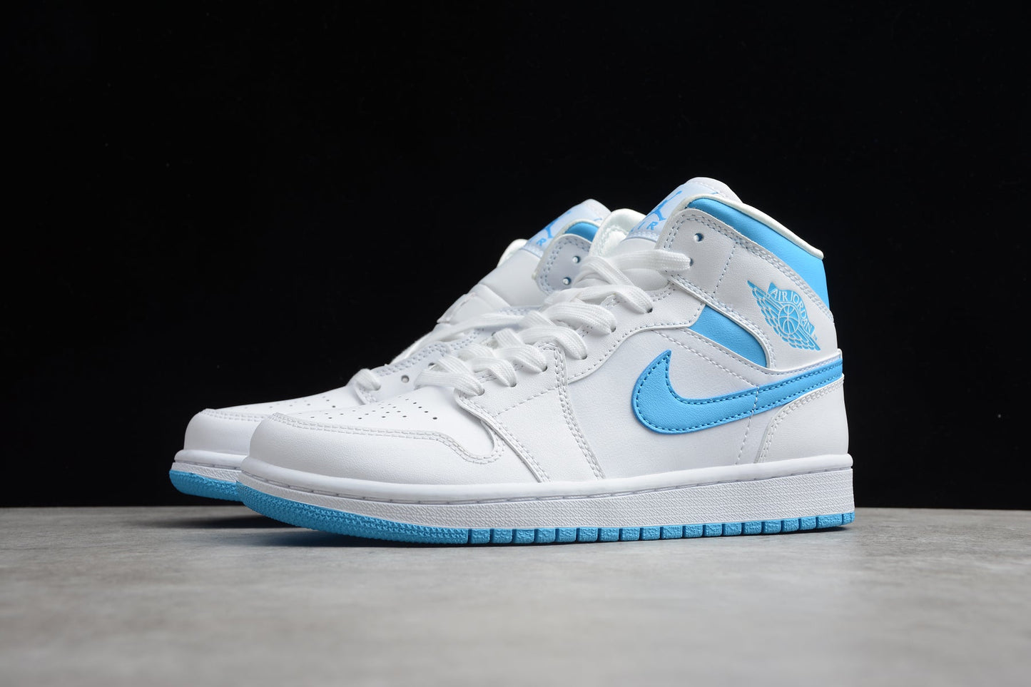 Nike Air Jordan 1 Mid "UNC White Dark Powder Blue"