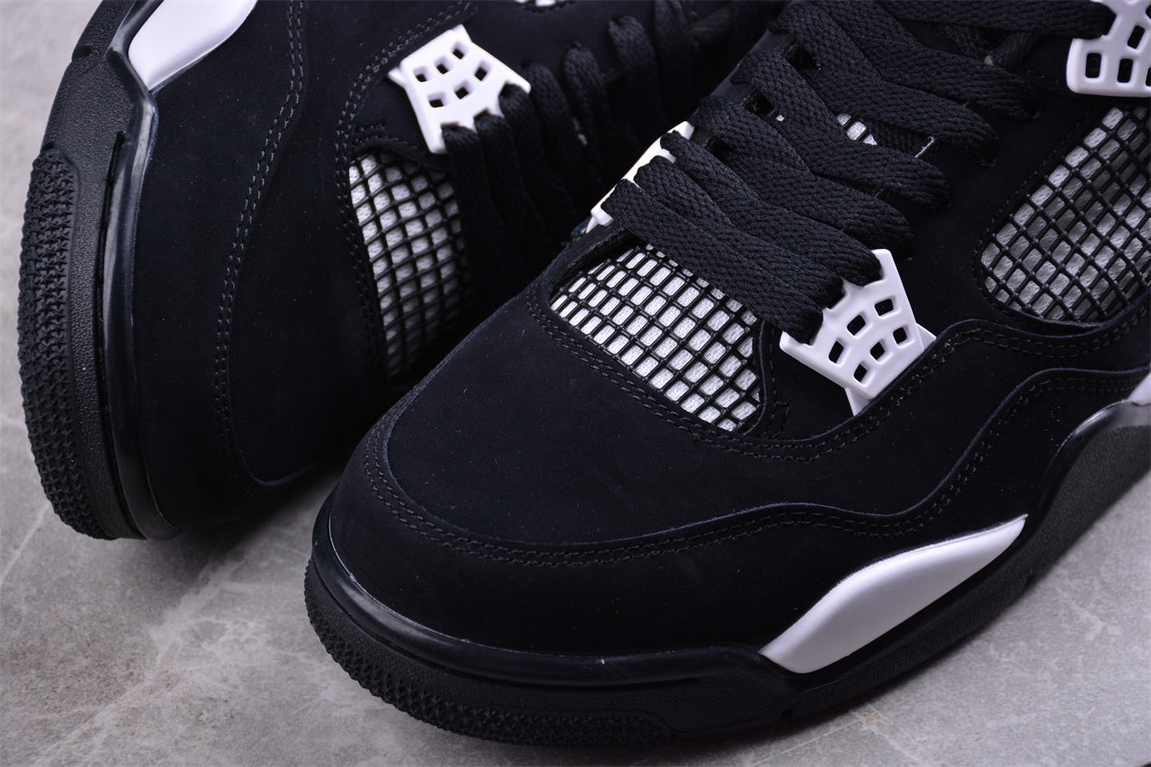 Air Jordan 4 Retro "White Thunder"