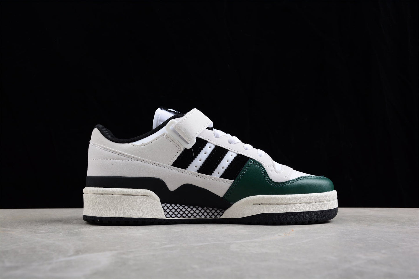 adidas Forum Low in Gray/Green/White