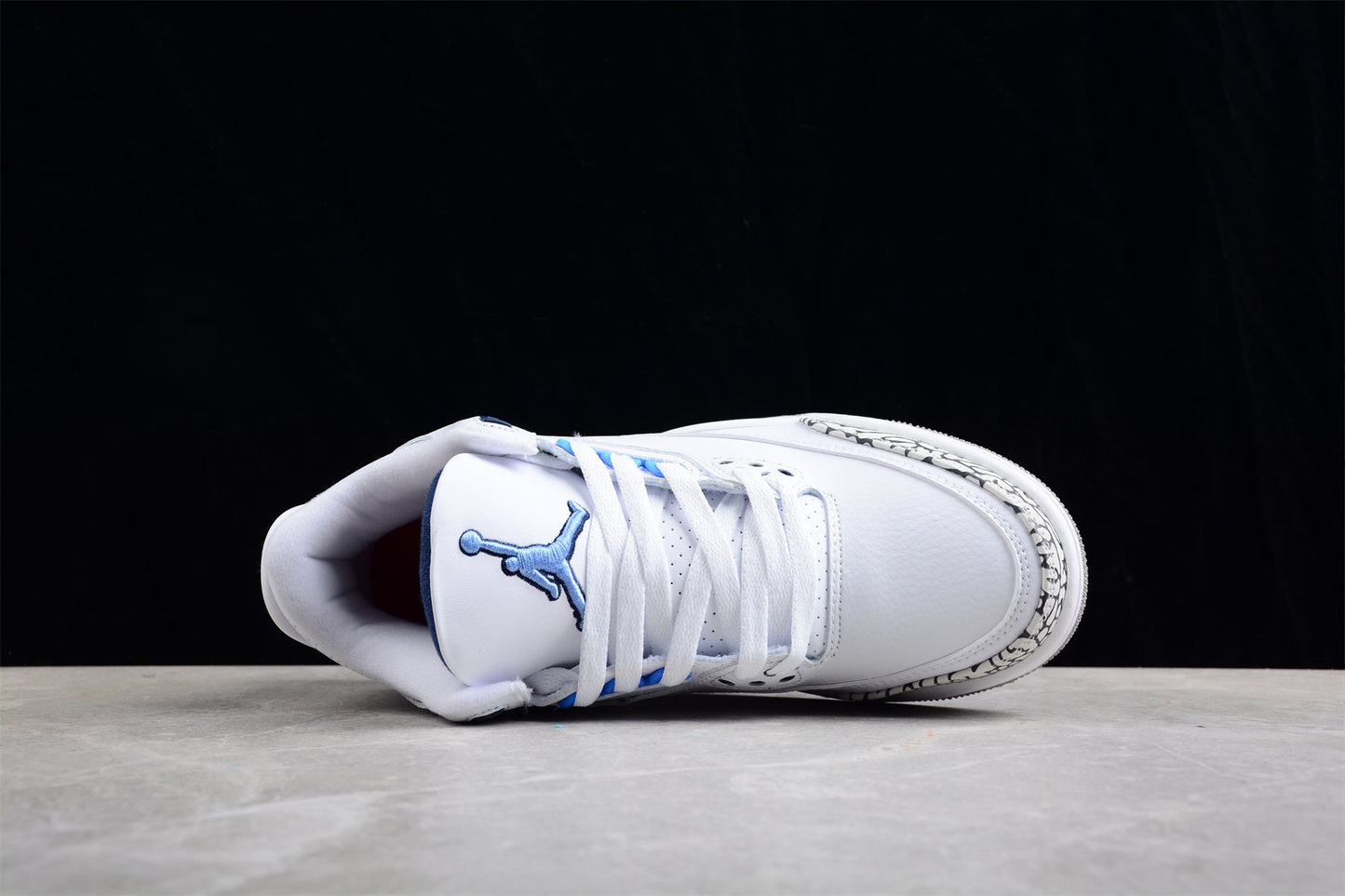 Air Jordan 3 "UNC"