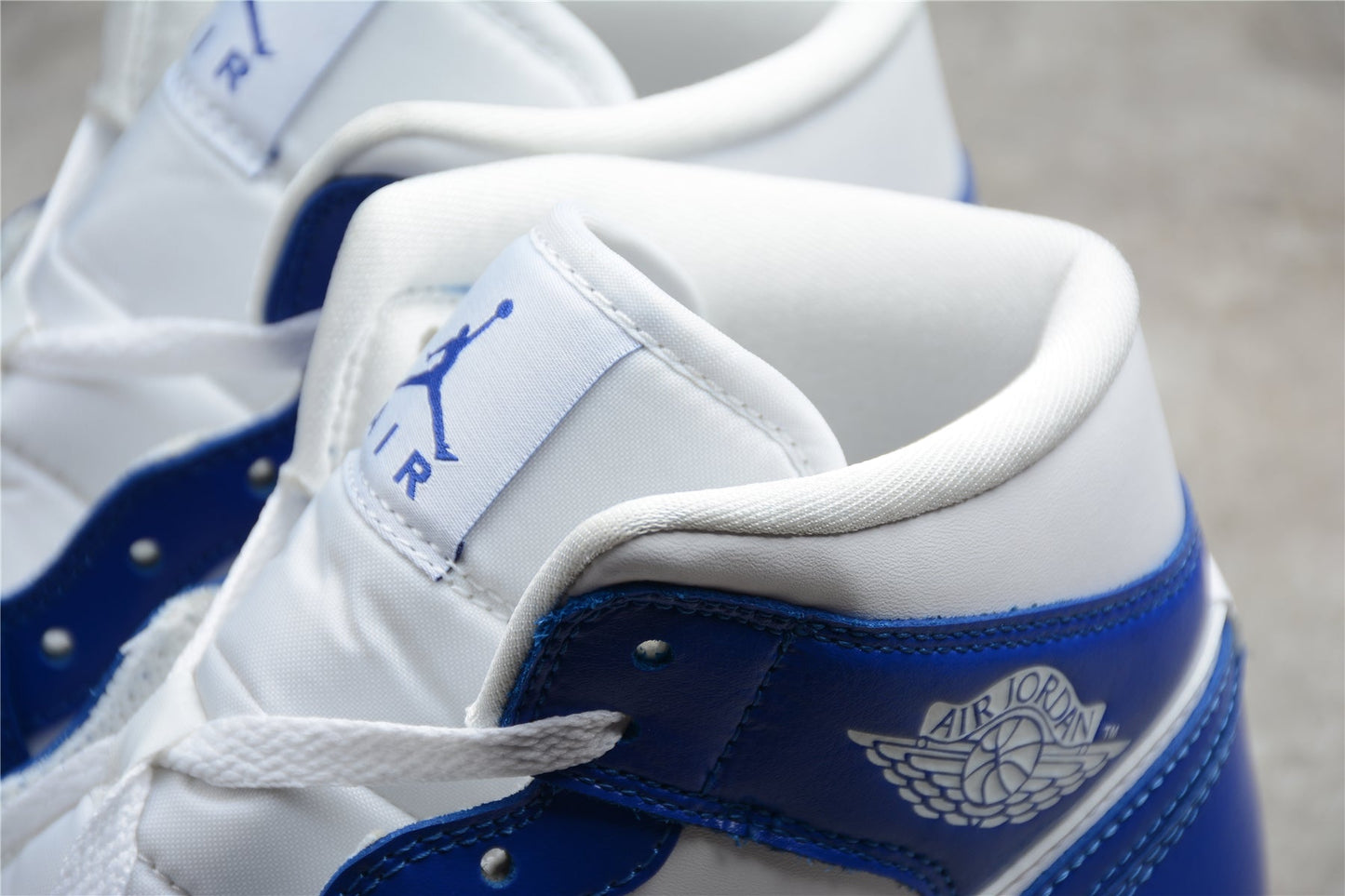 Nike Air Jordan 1 Mid 'Kentucky Blue'
