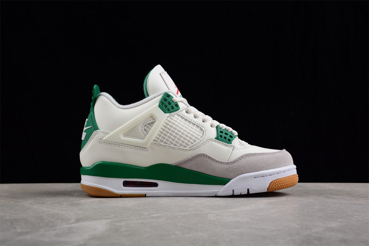 Nike SB x Air Jordan 4 "Pine Green"