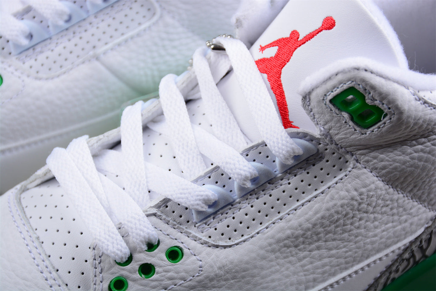 Air Jordan 3 Retro "Lucky Green"