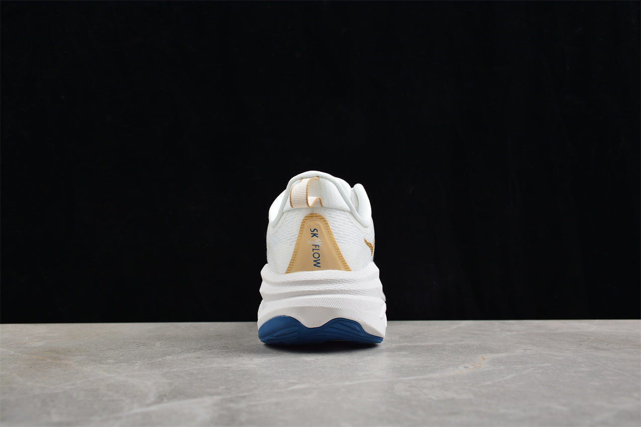 HOKA One One Skyflow in White
