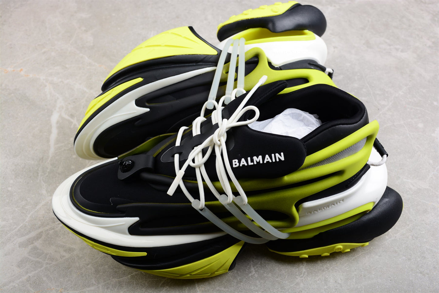 Balmain Unicorn Low-Top Sneakers in Black/Yellow – Neoprene Leather