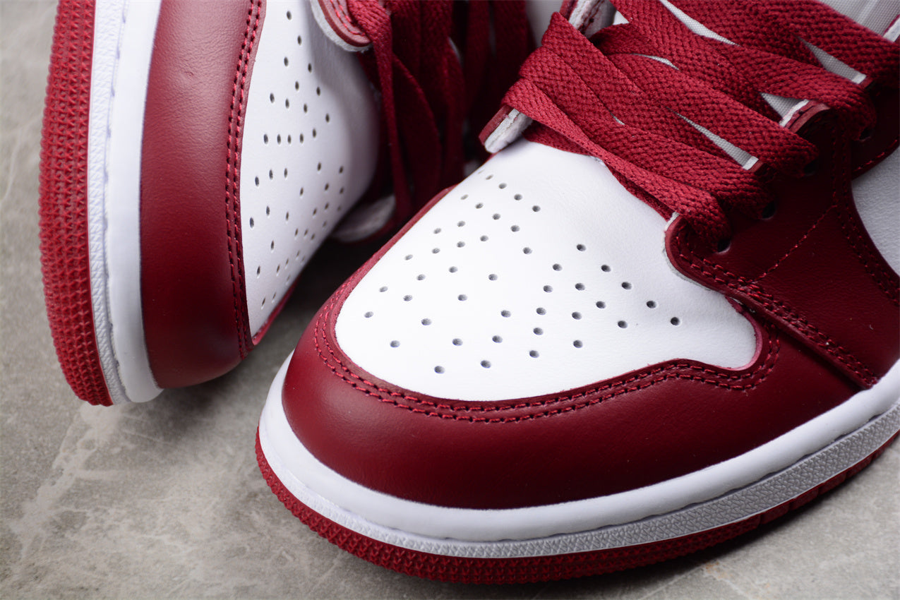 Air Jordan 1 Retro High "Dune Red"