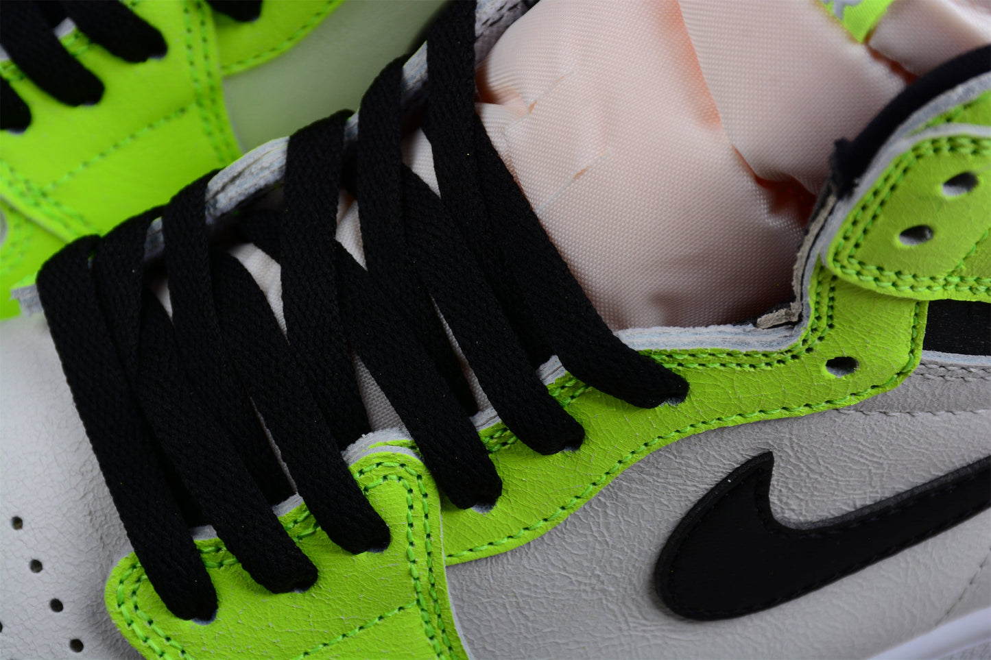 Air Jordan 1 High OG "Volt"
