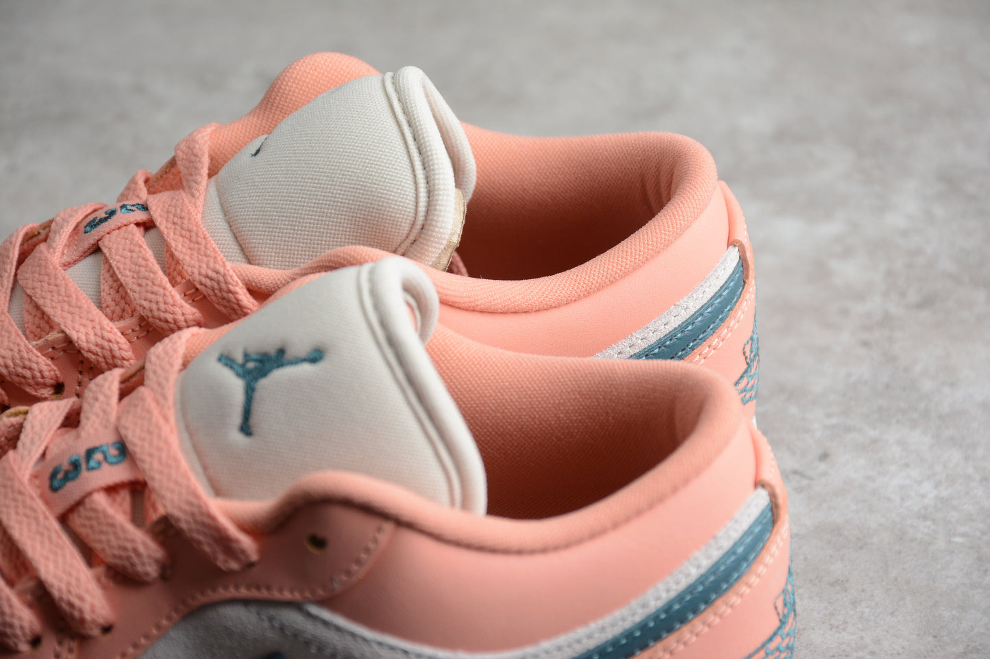 Air Jordan 1 Low "Light Madder Root"