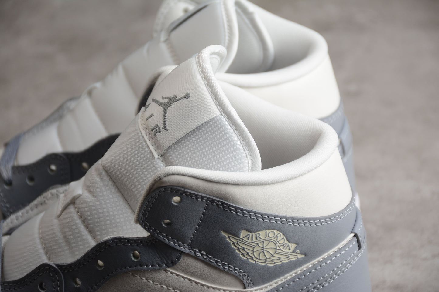 Air Jordan 1 Mid "Stealth Grey"