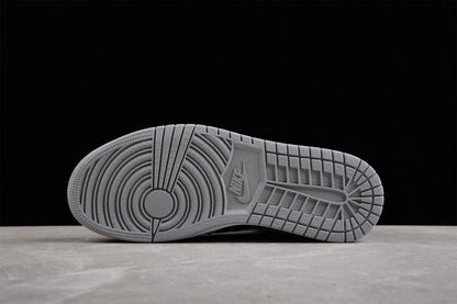Air Jordan 1 Mid SE Elephant Toe Sneakers