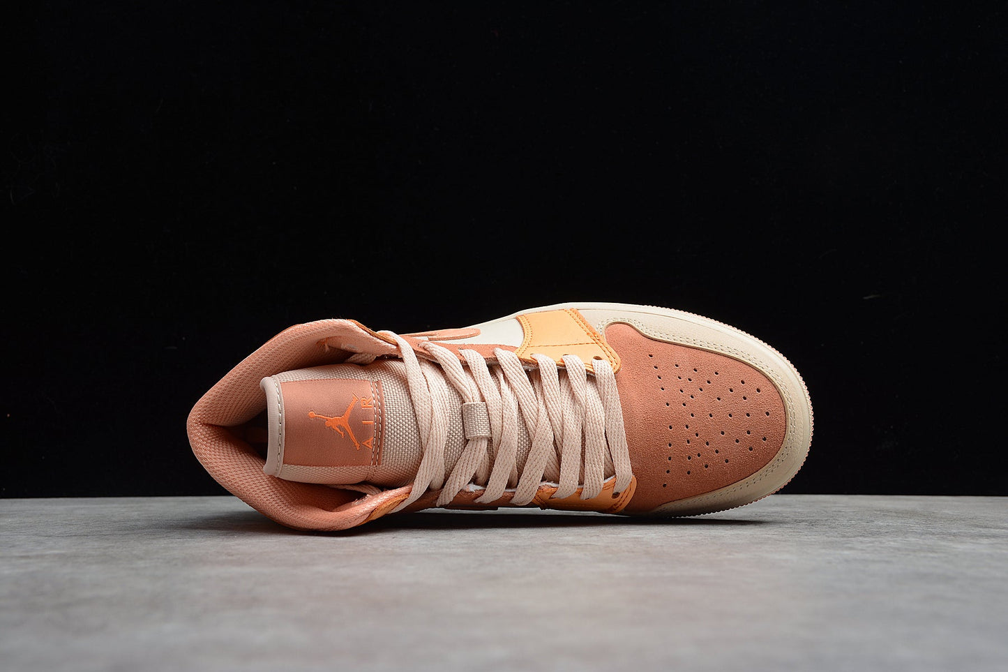 Nike Air Jordan 1 Mid "Apricot Orange"