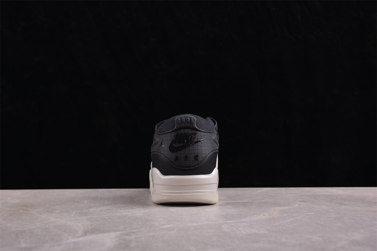 Air Jordan 4 RM ‘Black Light Bone’