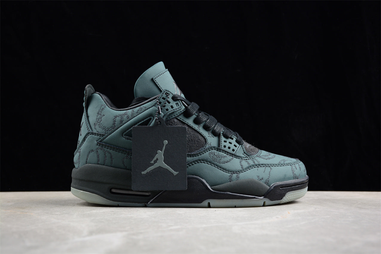 Nike Air Jordan 4 Retro "KAWS Black"