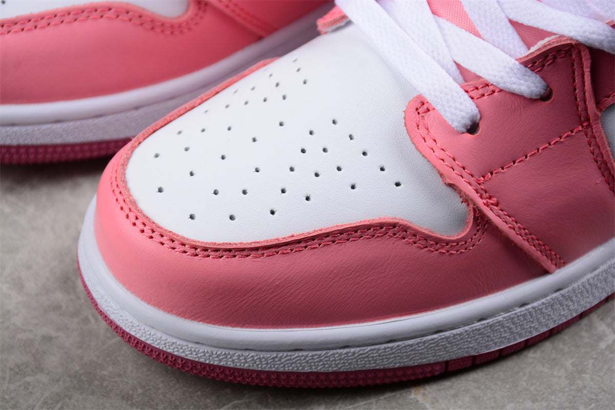 Air Jordan 1 Mid "Desert Berry"