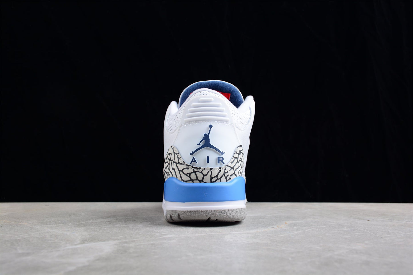 Air Jordan 3 "UNC"