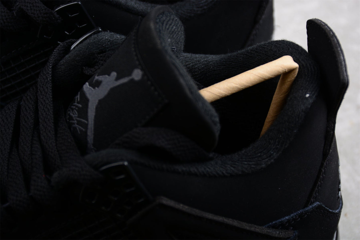 Air Jordan 4 Retro“Black Cat”