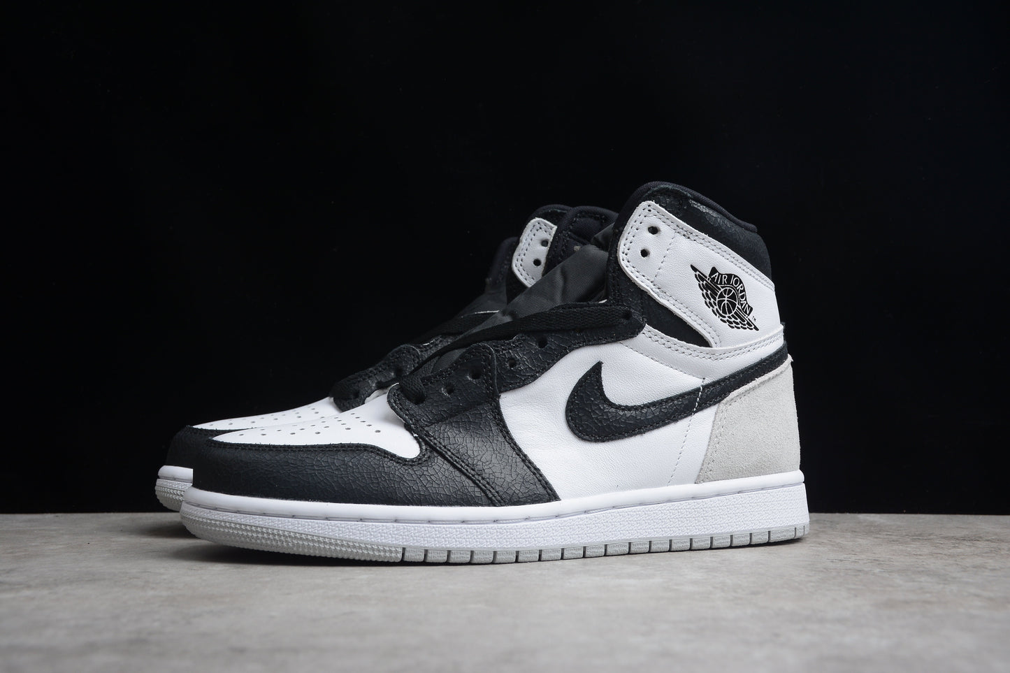 NIKE Air Jordan 1 High OG “Stage Haze”