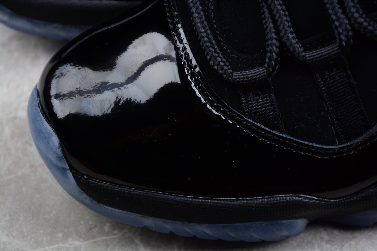 Air Jordan 11“Cap and Gown”
