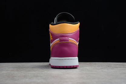 Nike Air Jordan 1 Mid Familia Sneakers