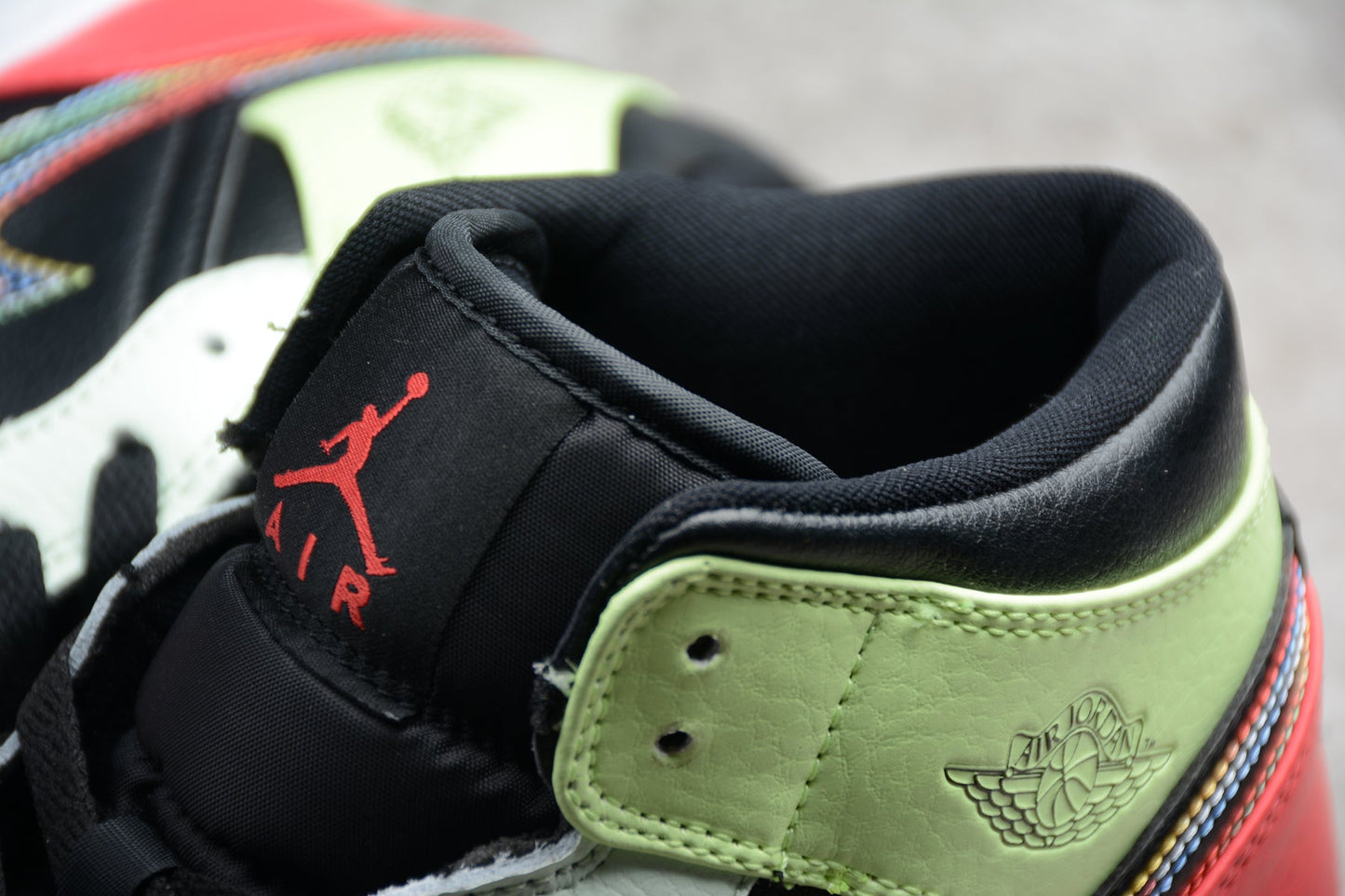 Air Jordan 1 Mid "Glow In The Dark" GS