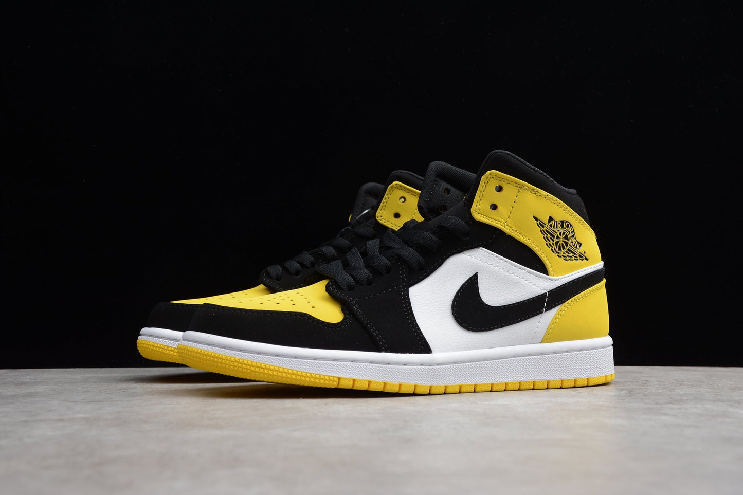 Nike Air Jordan 1 Mid SE "Tour Yellow/Black"