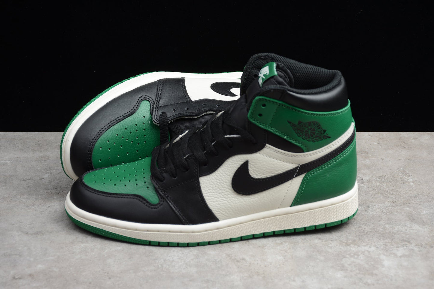 Air Jordan 1 Retro High OG 'Pine Green'