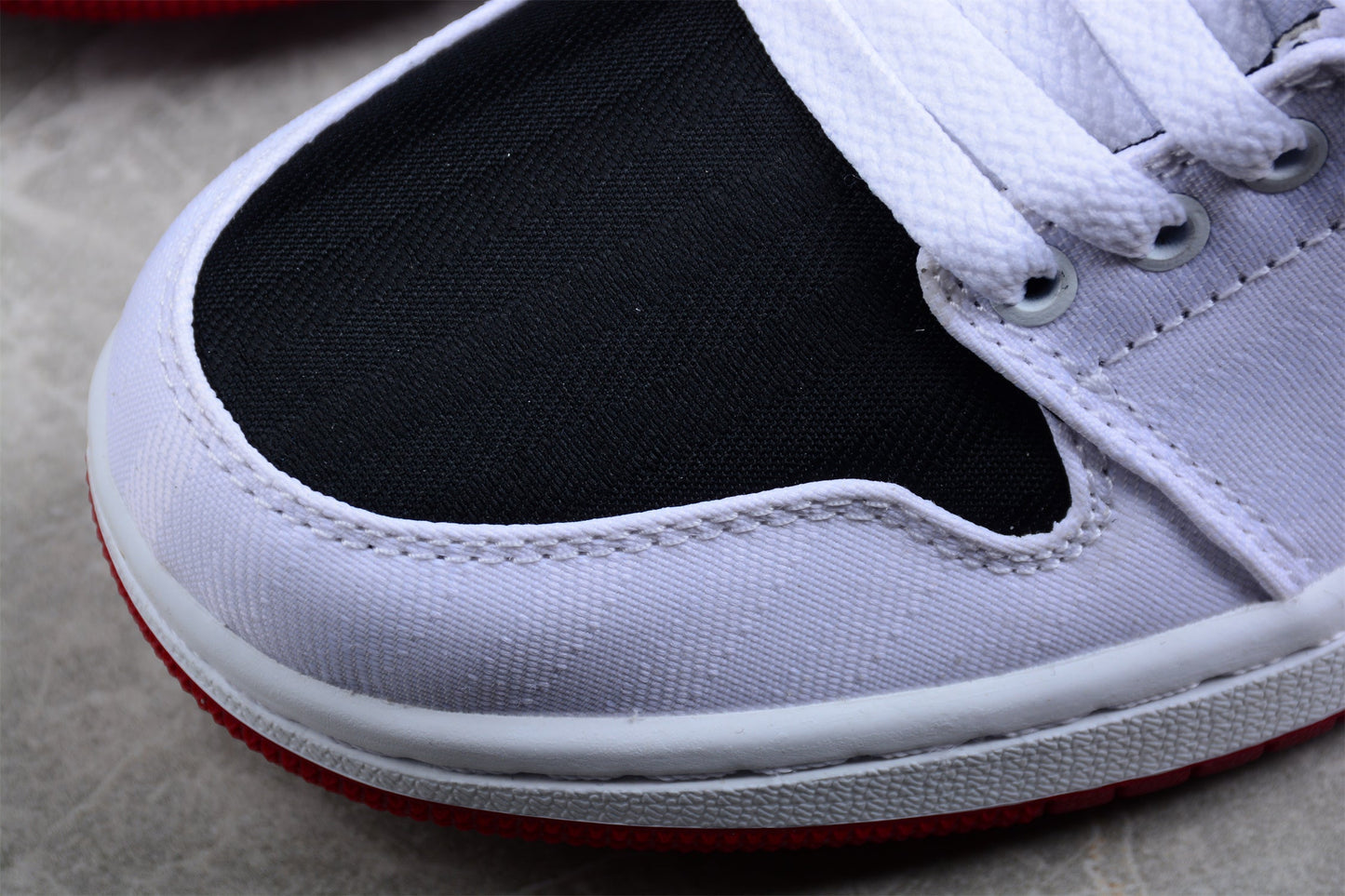 Air Jordan 1 Mid SE "Utility Black White Gym Red"
