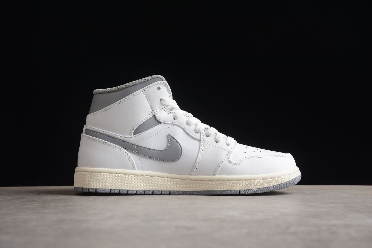 Air Jordan 1 Mid "Vintage Grey"