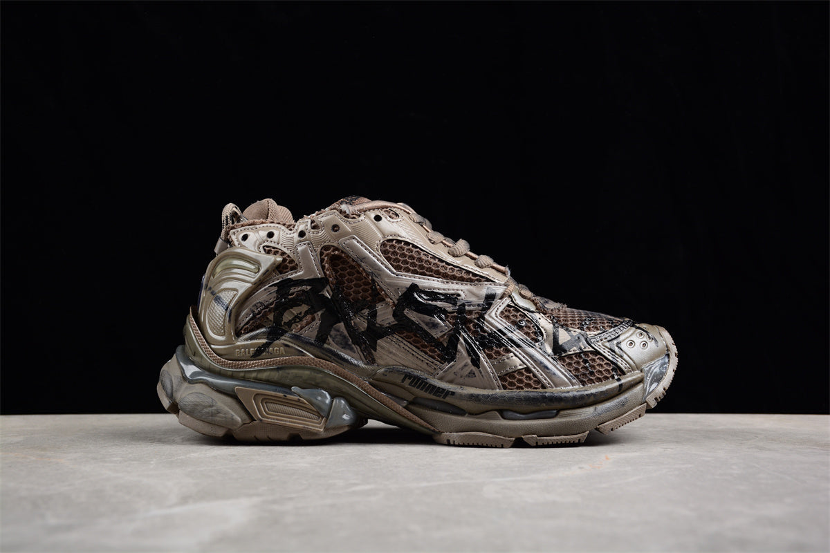 Balenciaga Runner Graffiti Taupe