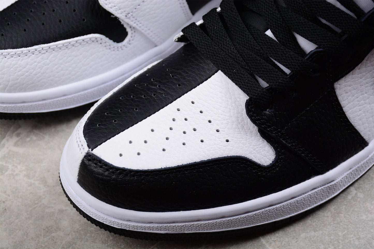 Air Jordan 1 Mid "Homage"