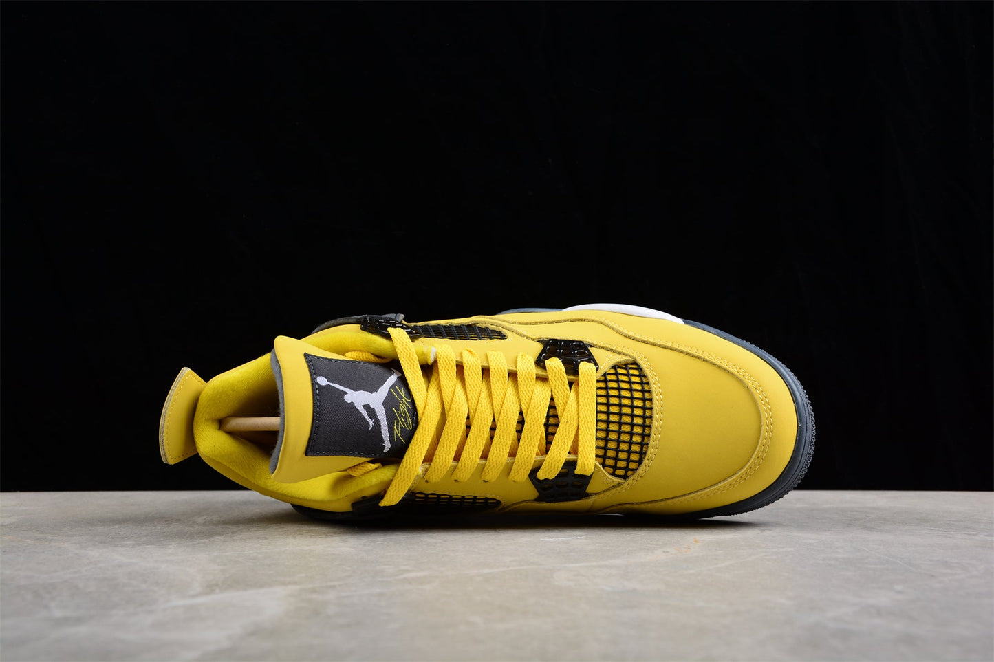Air Jordan 4 Retro "Lightning"