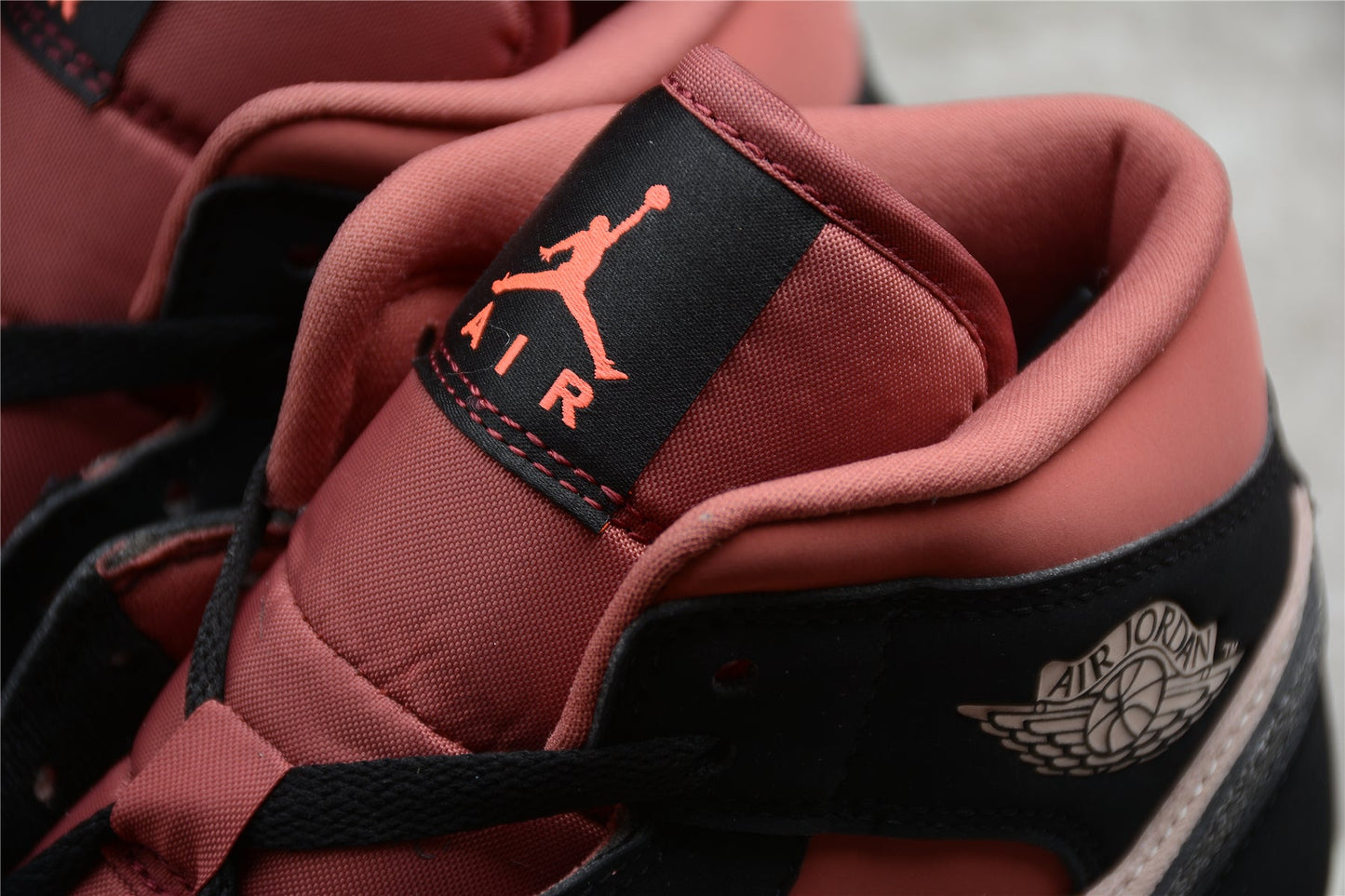 Nike Air Jordan 1 Mid "Canyon Rust"