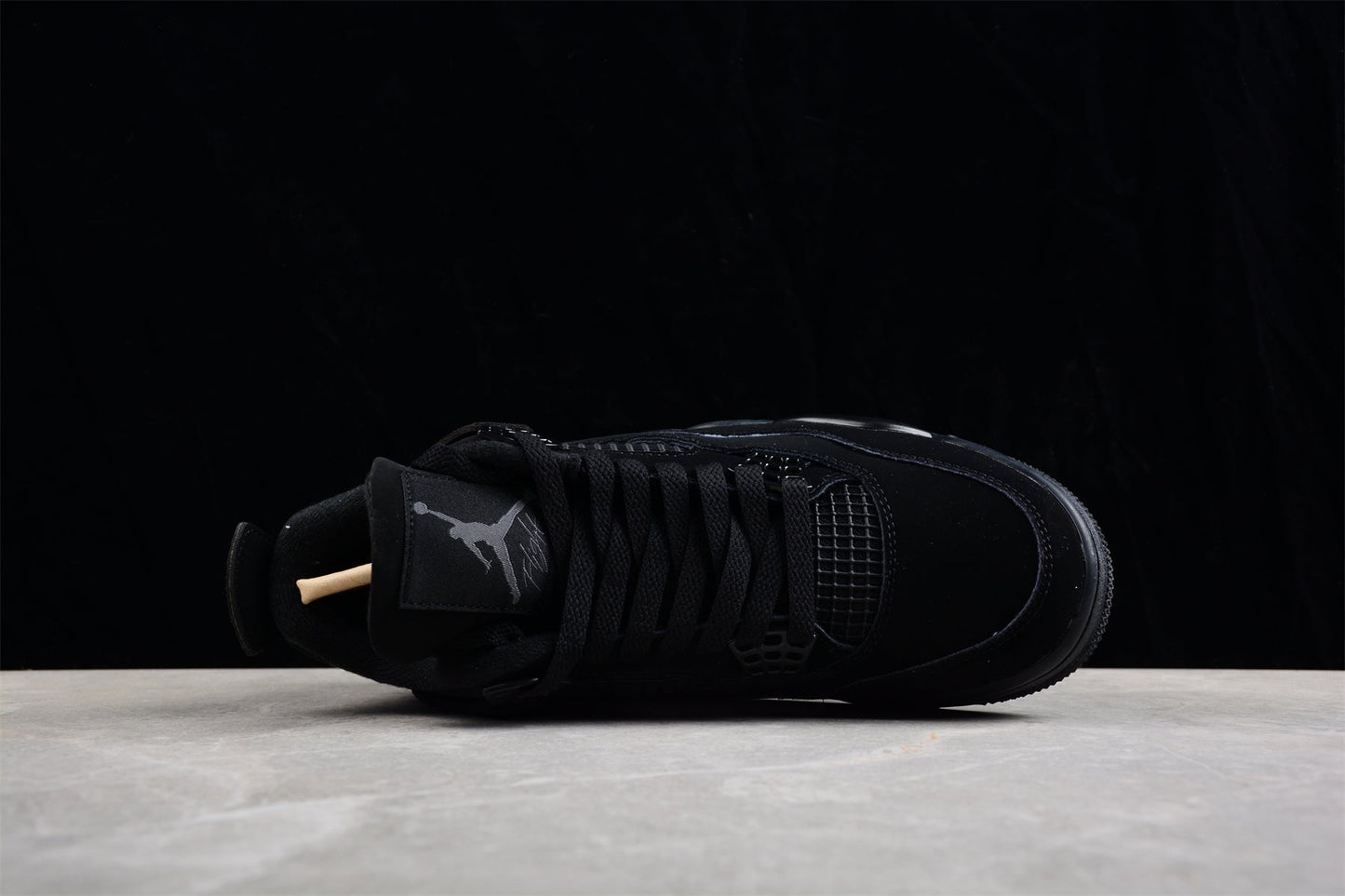 Air Jordan 4 Retro“Black Cat”
