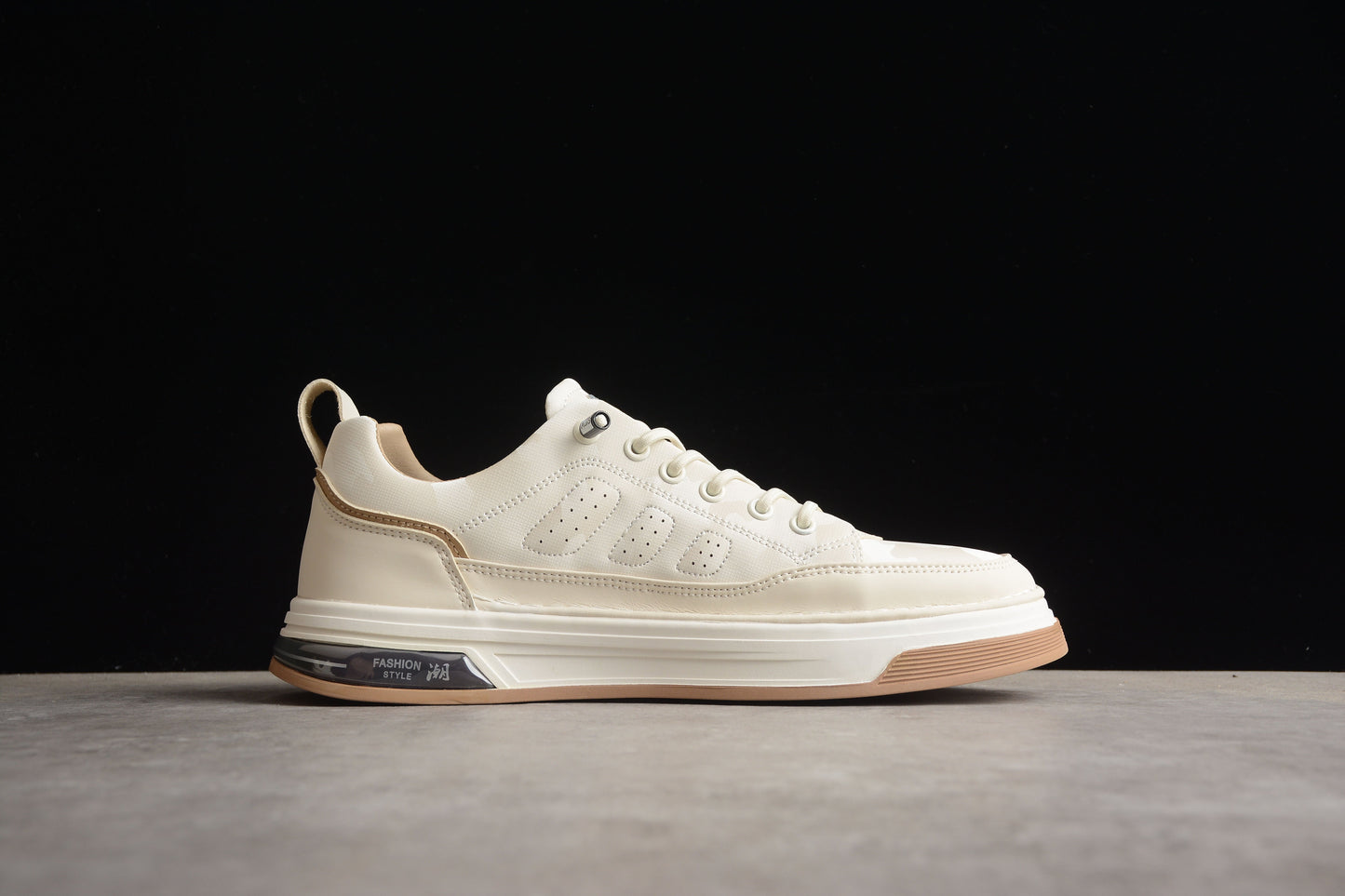 Gucci Cream Beige Leather Low-Top Sneakers