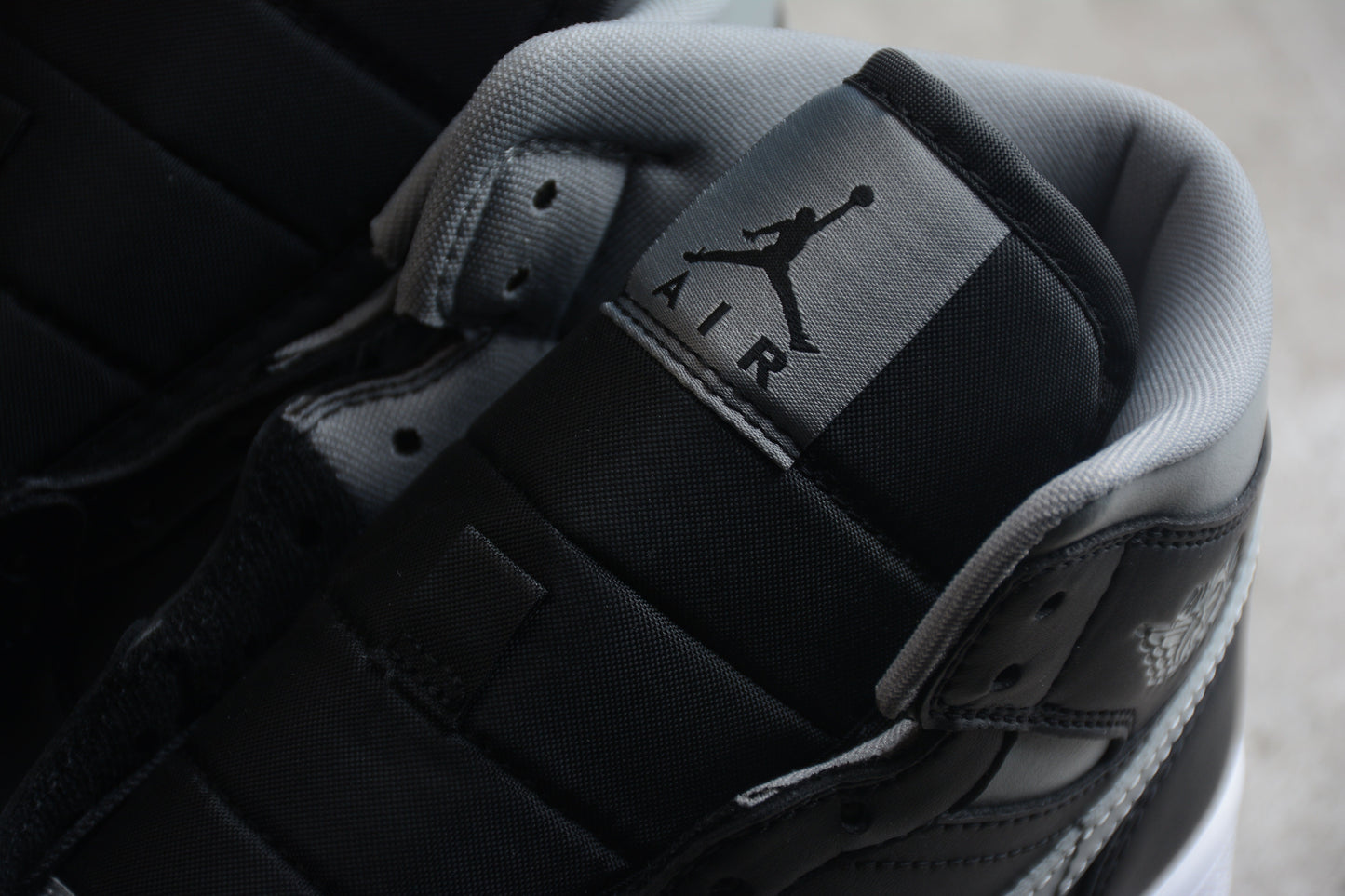 Nike Air Jordan 1 Mid Black/Particle Grey/White